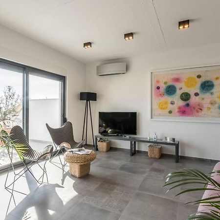 טרוגיר Holiday Home Lolina,Sea On A Palm! Heated Pool מראה חיצוני תמונה