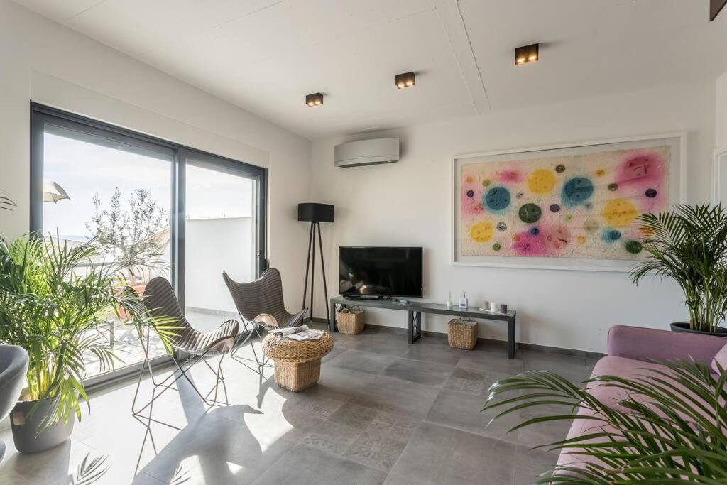 טרוגיר Holiday Home Lolina,Sea On A Palm! Heated Pool מראה חיצוני תמונה