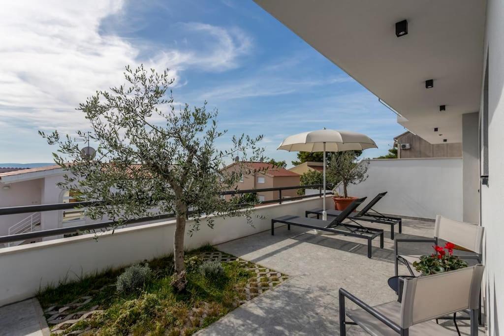 טרוגיר Holiday Home Lolina,Sea On A Palm! Heated Pool מראה חיצוני תמונה